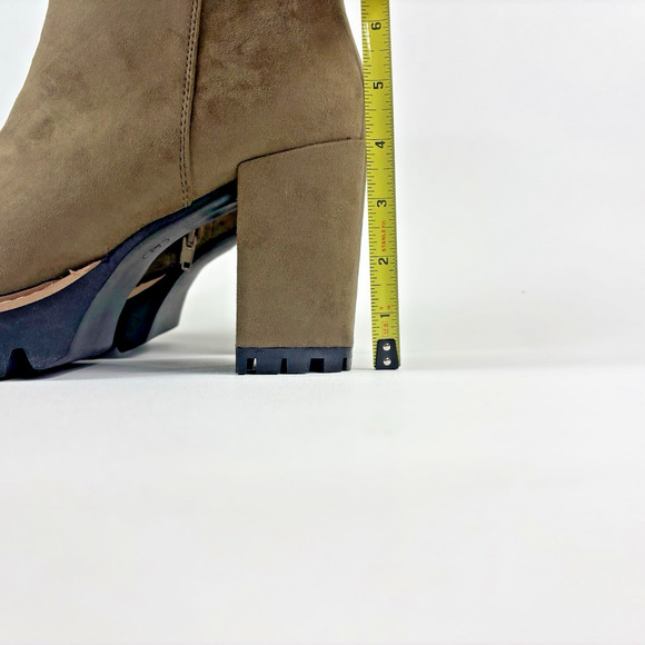 CUSHIONAIRE Women's Ringo platform heel boot Memory Foam Size 11M - Picture 7 of 15